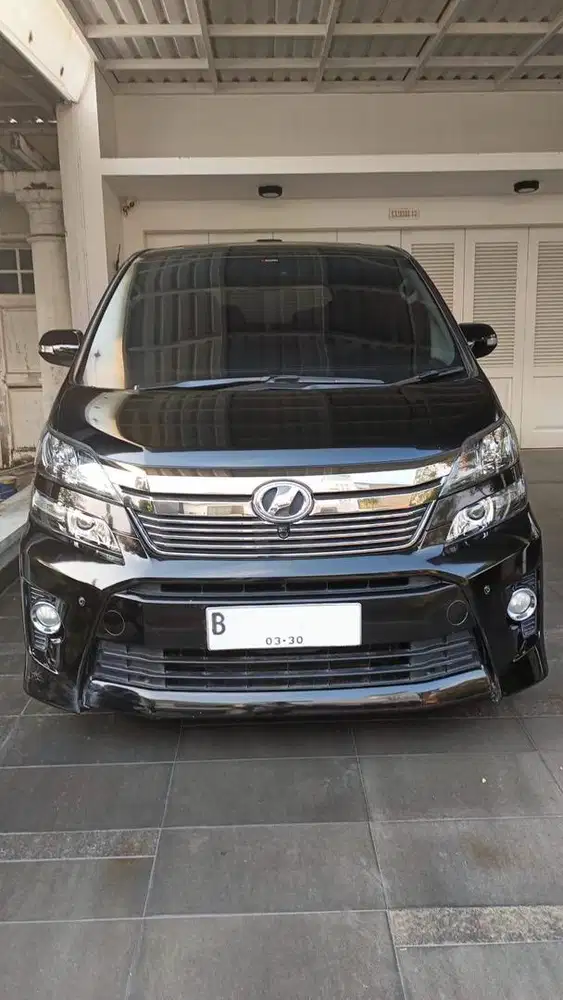 Vellfire ZG 2.4 AT 2014 Hitam KM rendah, a/n PT