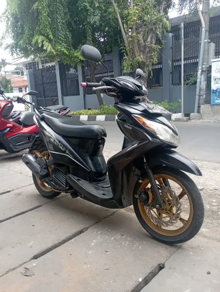 Yamaha Xeon Karbu 2011 ori