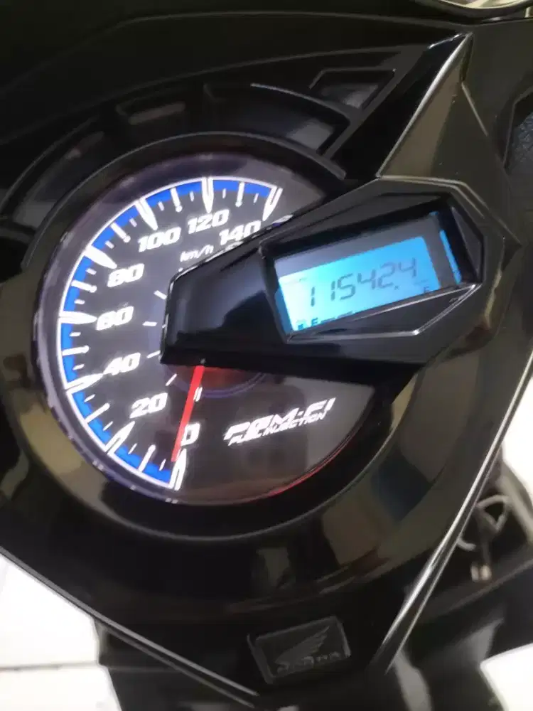 Dijual motor pribadi tahun 2024