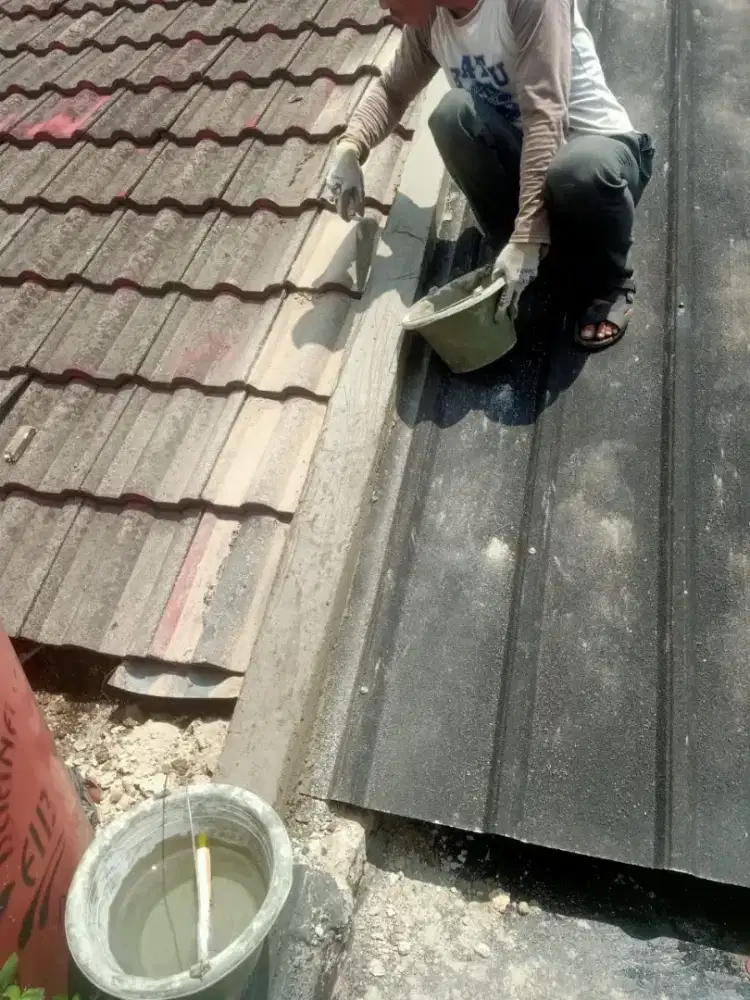 Tukang atap bocor ganti atap renopasi