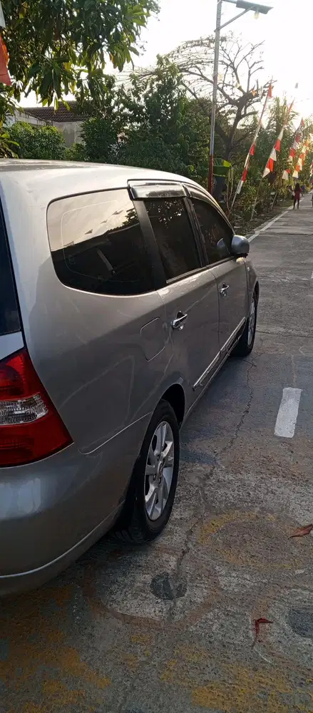 Nissan Livina 2012 Bensin