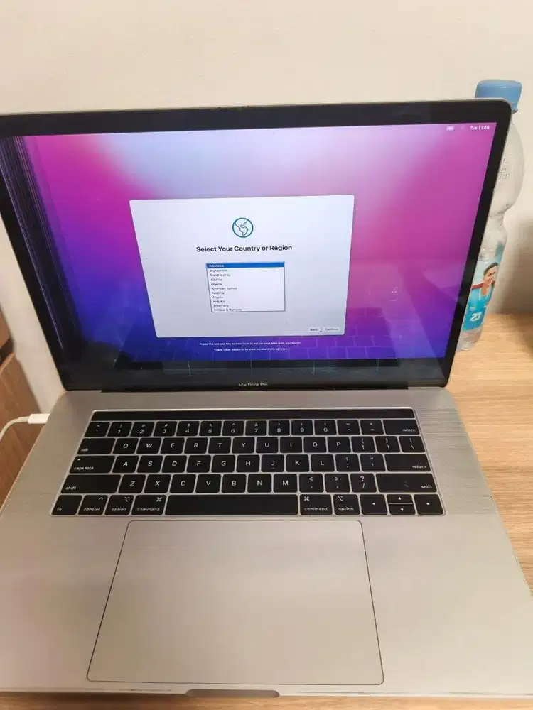 MACBOOK PRO 2019 i7 512 GB (LCD RUSAK)