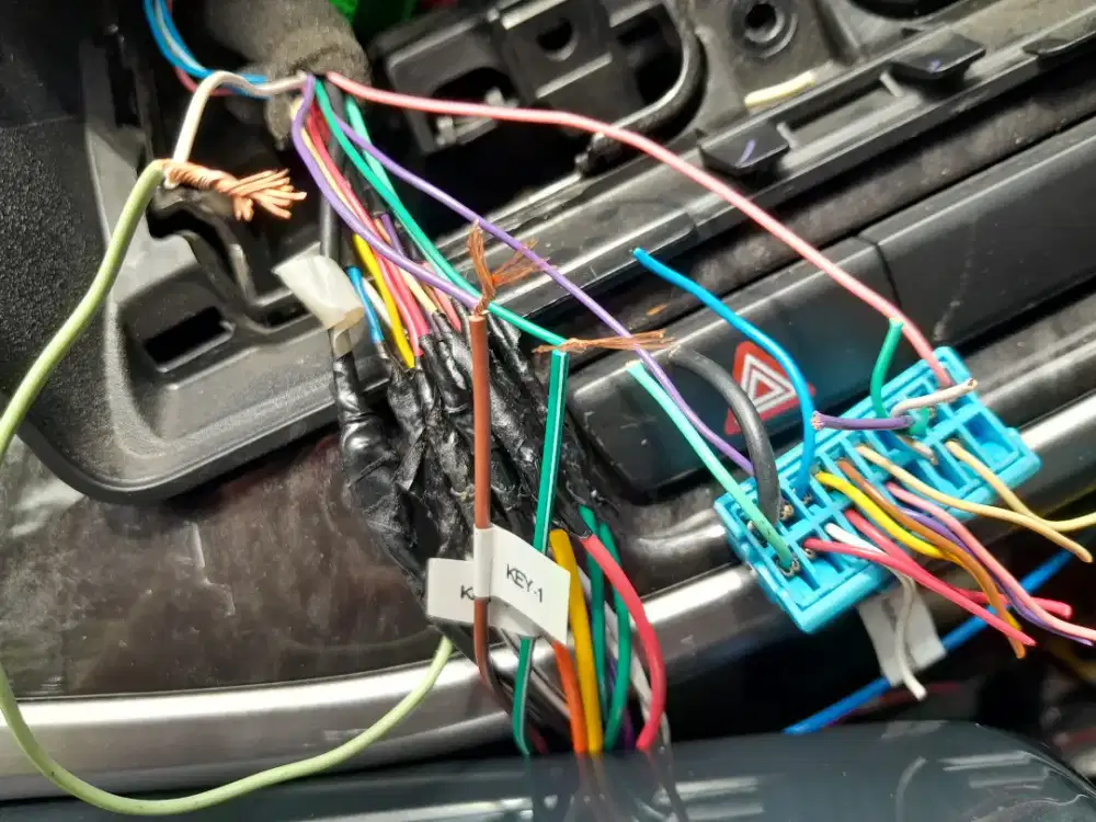 Jasa bongkar pasang audio mobil