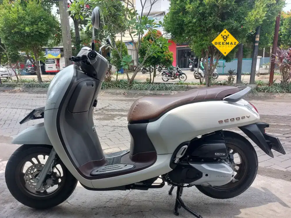 (DP 300)‼️ Scoopy Prestige Keyless Putih 2023 Cash & Kredit