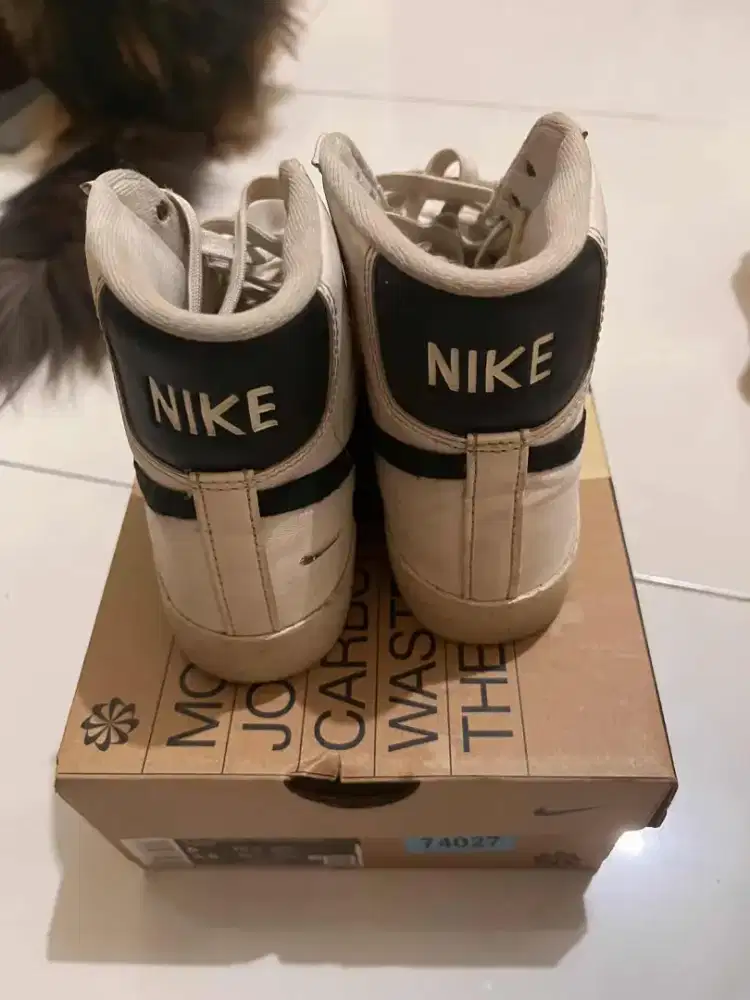 NIKE BLAZER MID'77 PUTIH