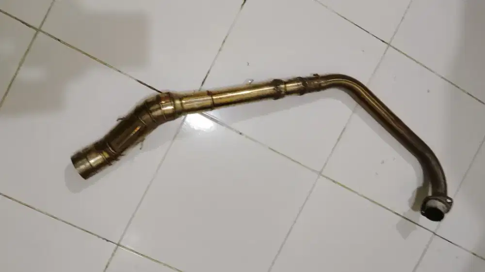 Leher kenalpot besar