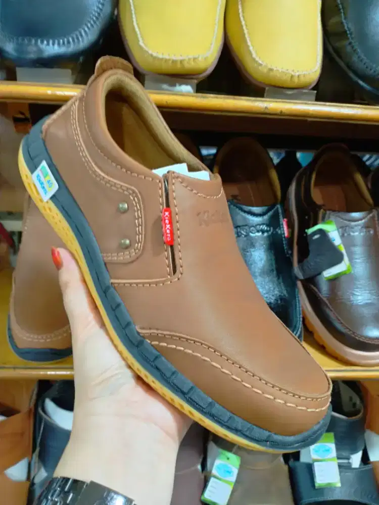 Sepatu Casual Pria Kulit Asli