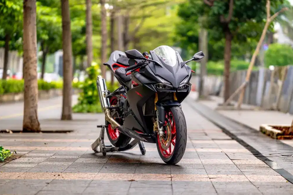 2017 Honda CBR 250 RR ABS KM 13.200 (very slow going)