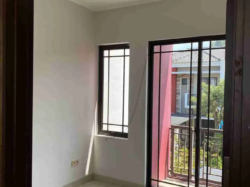 Rumah 2 Lantai Di Green Lake City