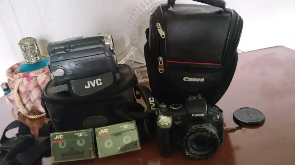 Kamera digital dan handycam