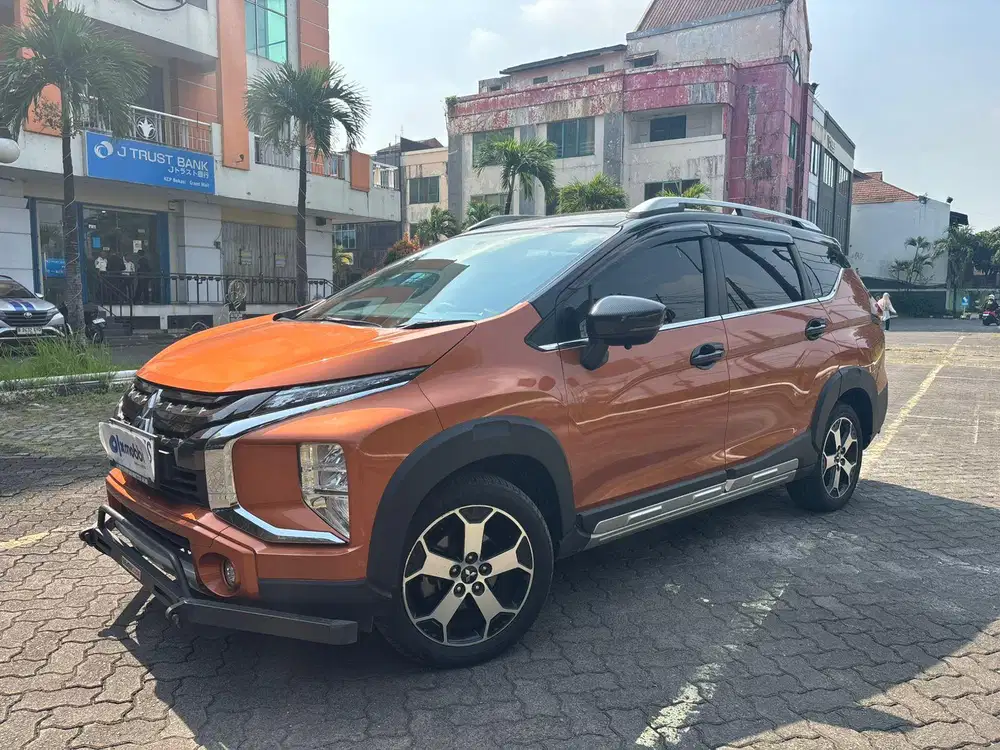 DP MURAH - Mitsubishi Xpander 1.5 Cross Bensin-AT 2019