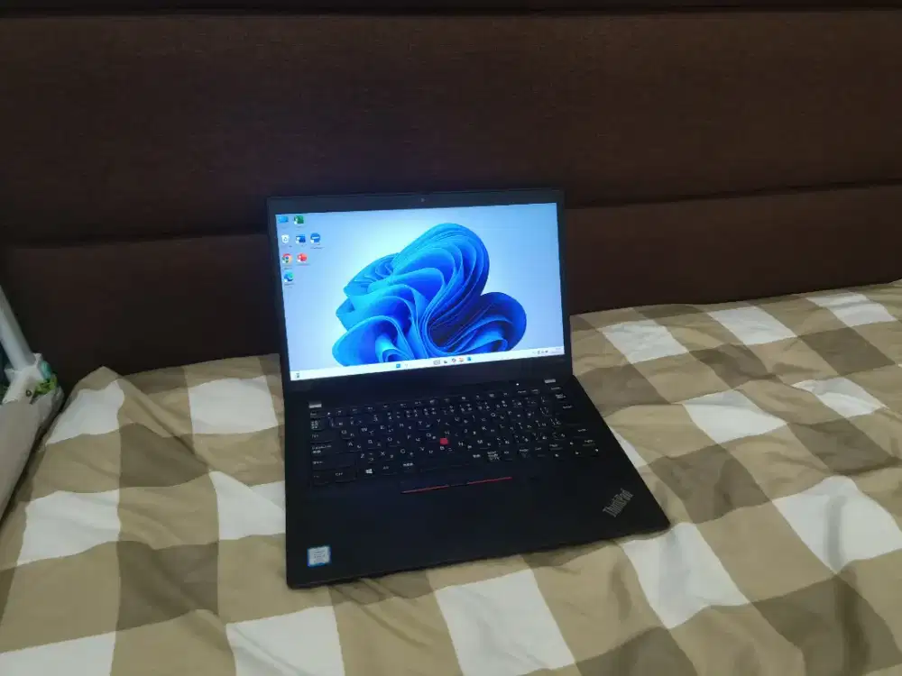 Lenovo thinkpad X390 core i5 gen8 ram 16gb ssd 256gb laptop muluss