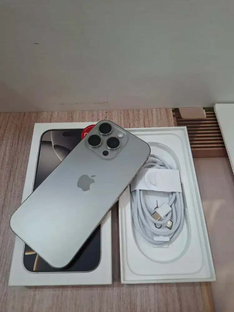 Second iphone 16 pro 256 natural ibox