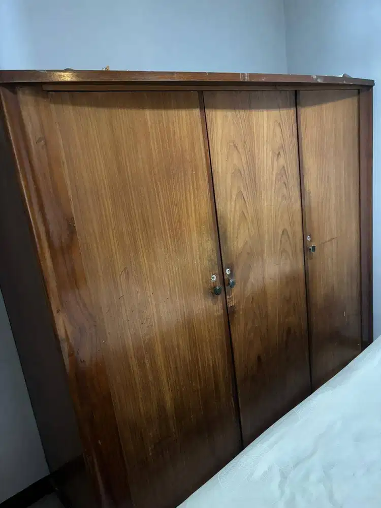 lemari pakaian kayu jati asli