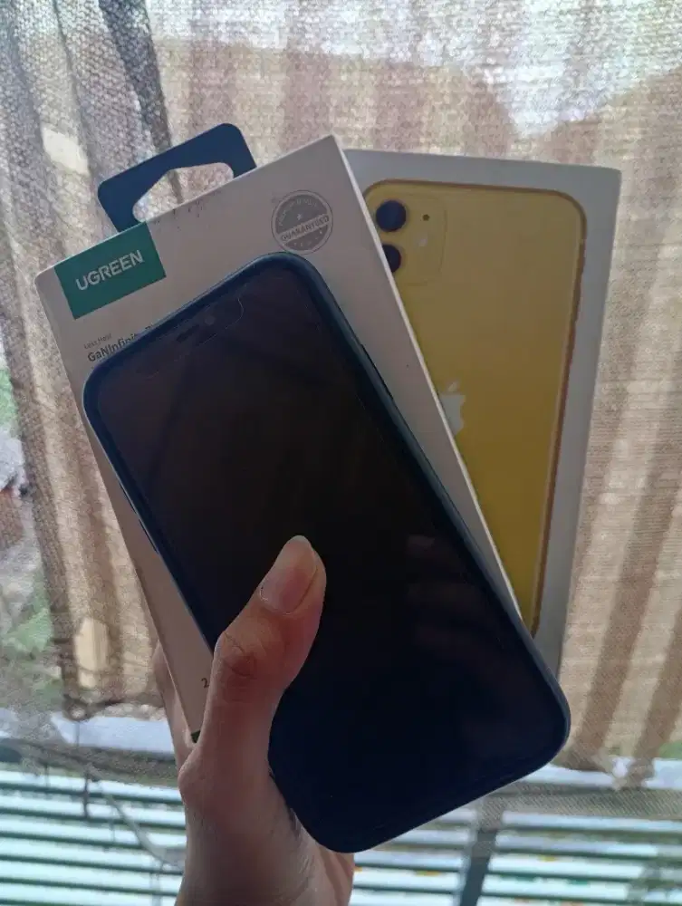 Iphone 11 128gb inter free ugreen