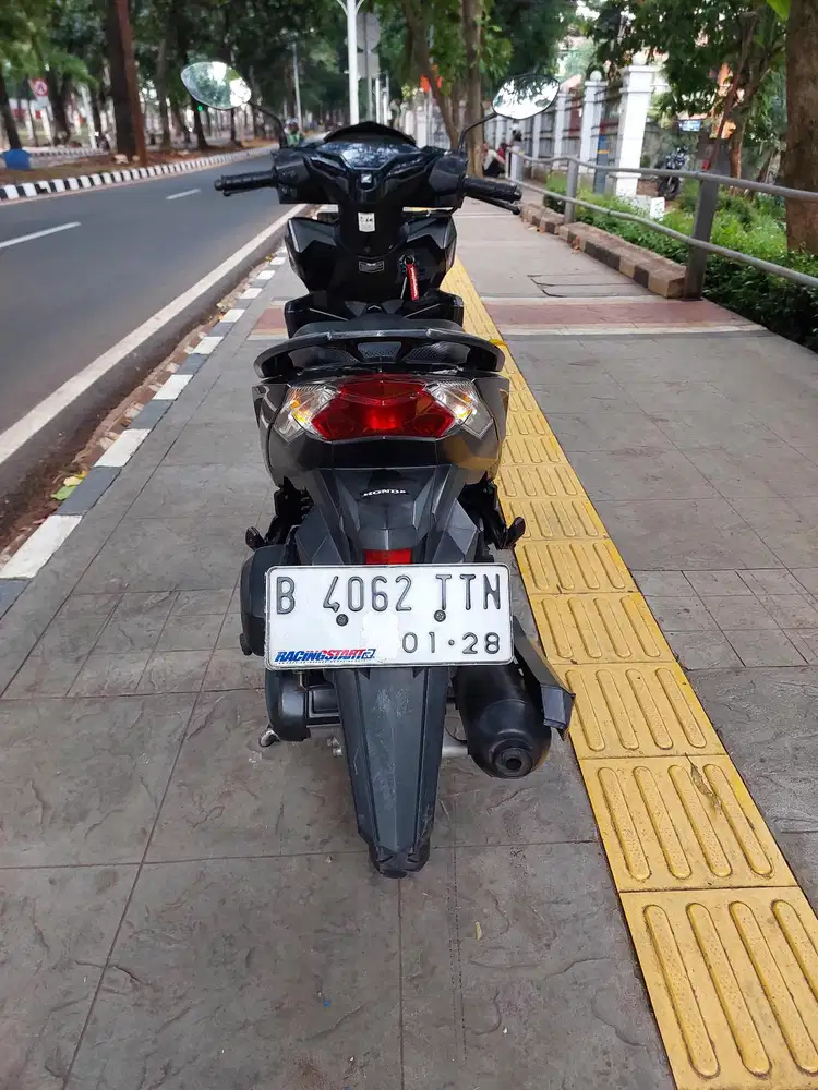 DIJUAL CASH HONDA VARIO LED OLD 125 CBS ISS THN 2017 PAJAK IDUP