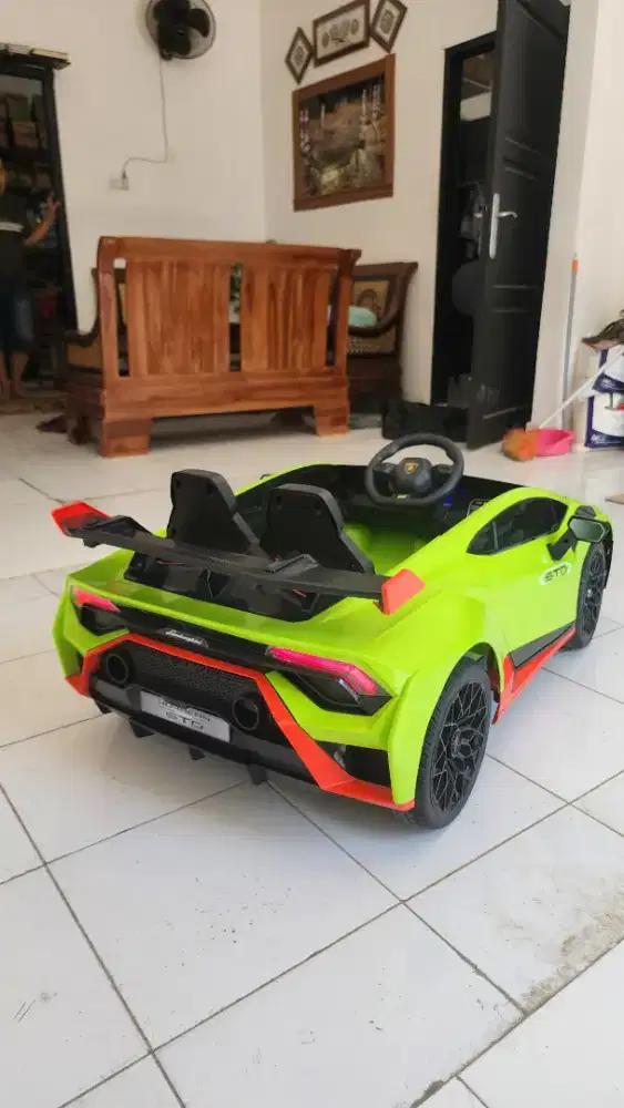 MOBIL AKI LAMBORGHINI ANAK