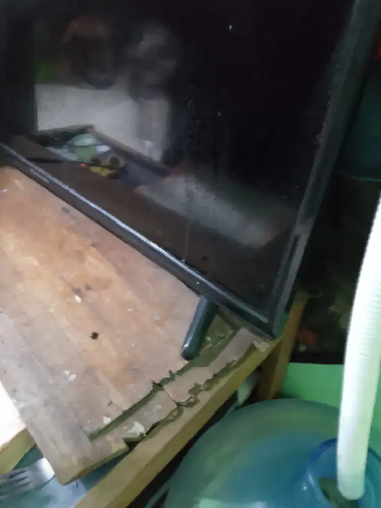 Tv LCD Panasonic 32 inci