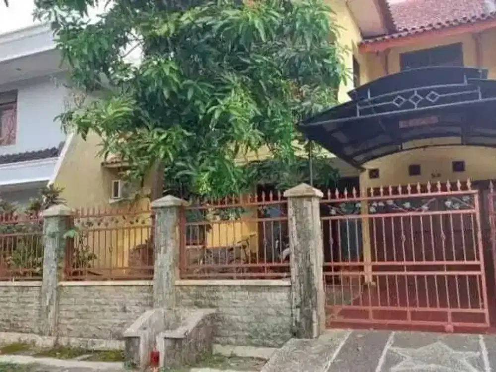 Rumah Asri 2 Lantai di Komplek Billymoon – Pondok Kelapa, SHM Lengkap