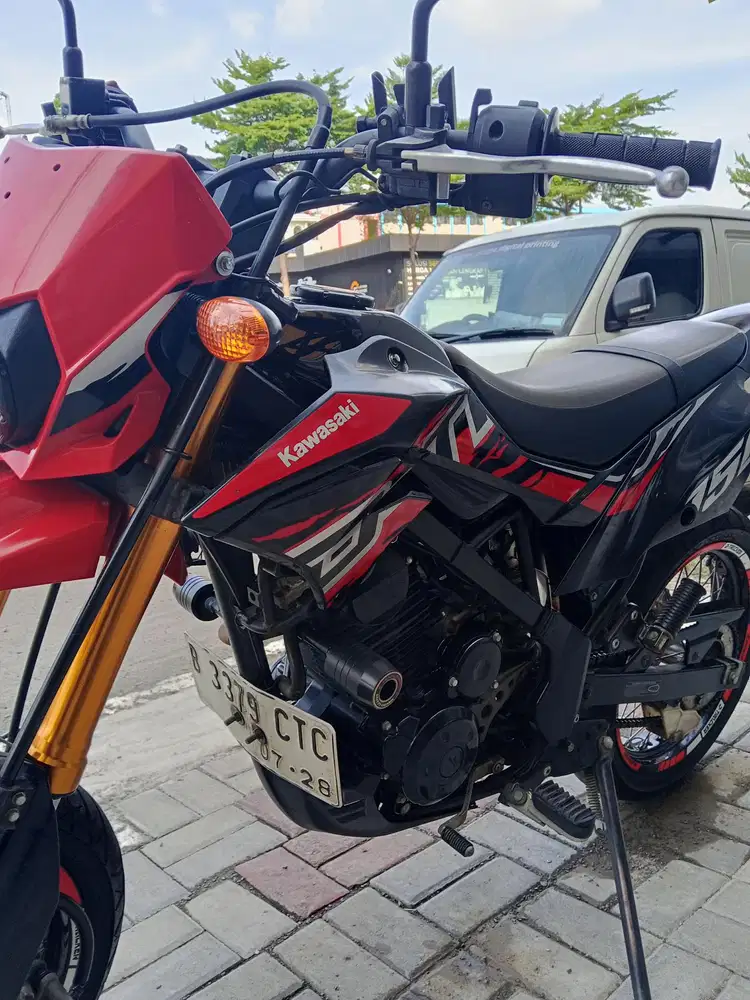 Kawasaki D-Tracker SUPERMOTO SE 2023