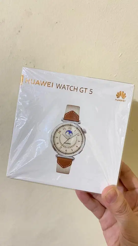 Forsale. Huawei GT5 41mm Brown Like New