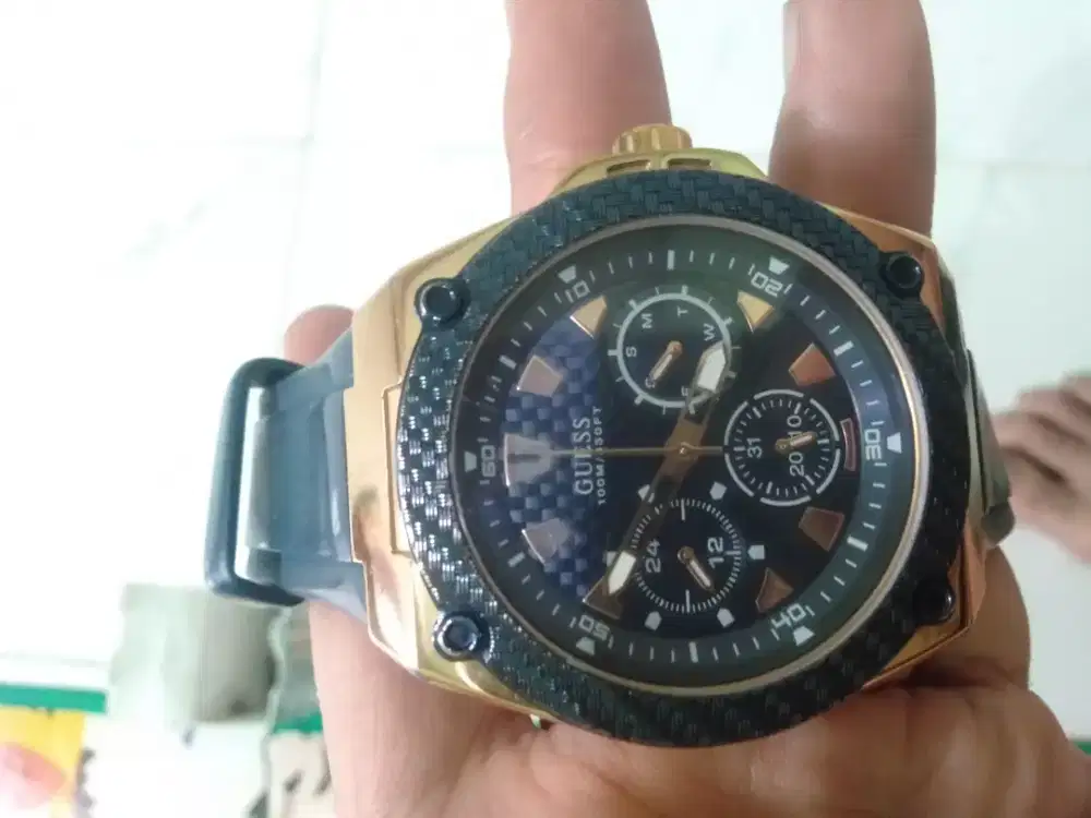Dijual jam tangan merk Guess..mulus dan normal