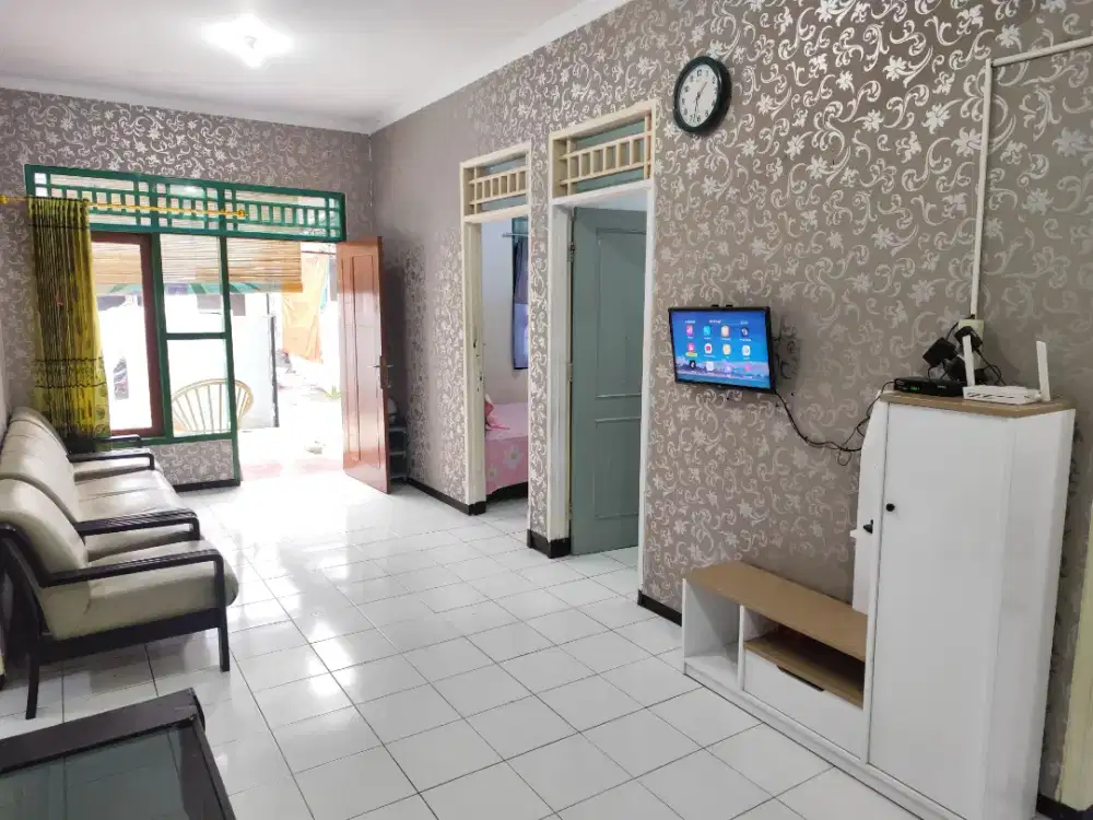 Sewa kontrak rmh bulanan ful isi AC wifi griysahanta suhat RSUB malang