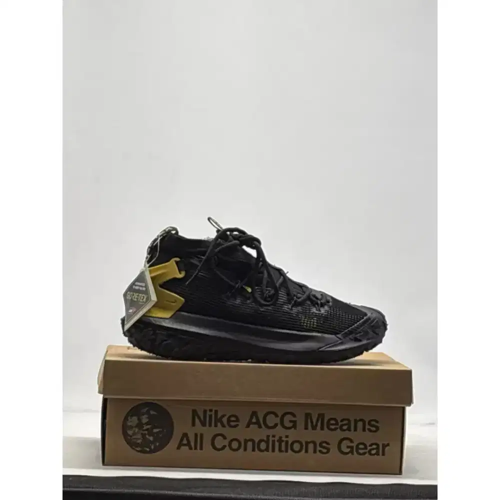 sepatu tracking / outdoor