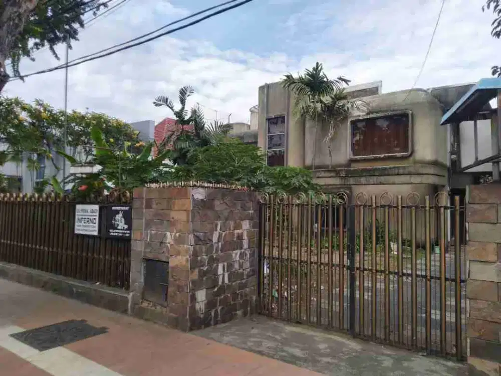 Dijual Rumah Di Komersial Area Raya Darmo Surabaya Pusat