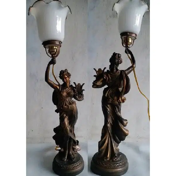 Vintage design European glass flowers lamp Italiaan dari era 50's