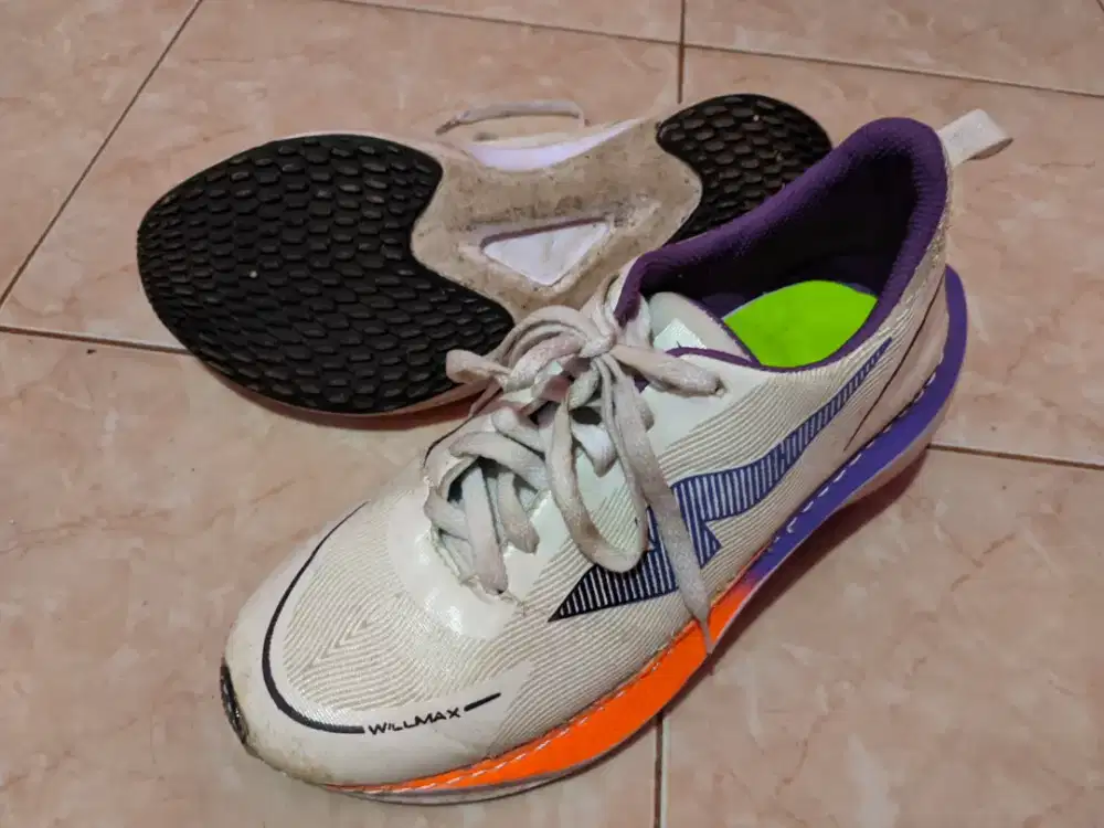 Sepatu Running merek nuevo