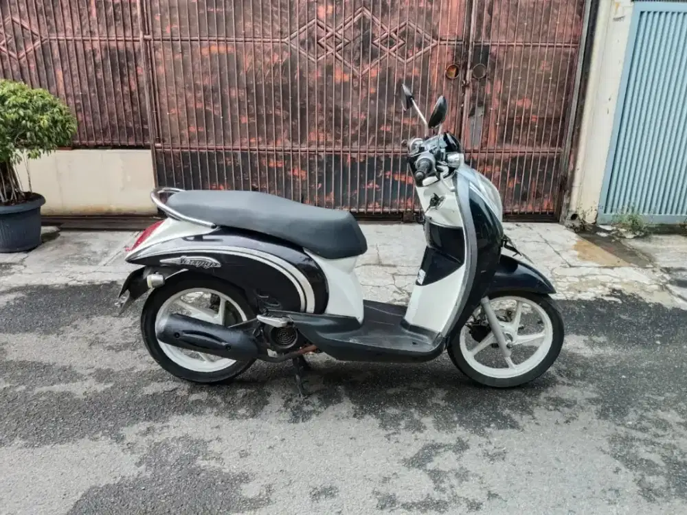 Honda Scoopy tahun 2011 mesin halus siap pakai di Cengkareng