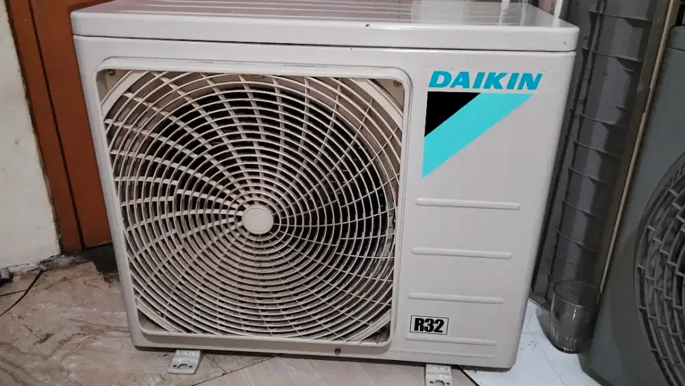 Outdor ac 1pk Daikin malaysia