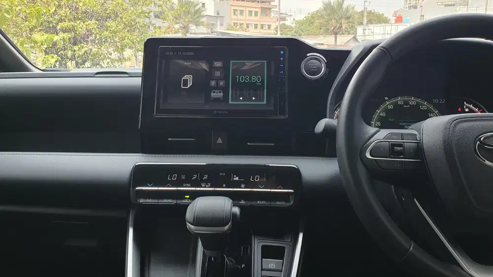 Toyota Voxy 2.0 AT TSS camera360 Putih  2023 km.29rb