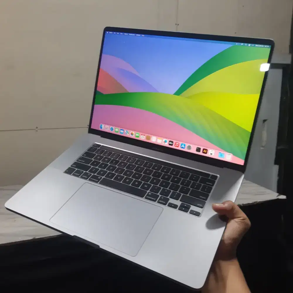 Macbook pro 2019 layar 16 inch ram 32gb ssd 512gb core i9 dual vga