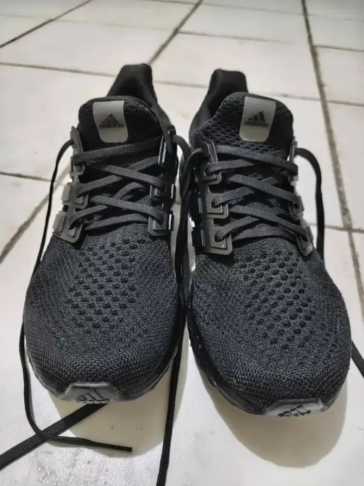 sepatu ADIDAS ULTRABOOST 5 DNA SHOES original 100% ukuran 42/43