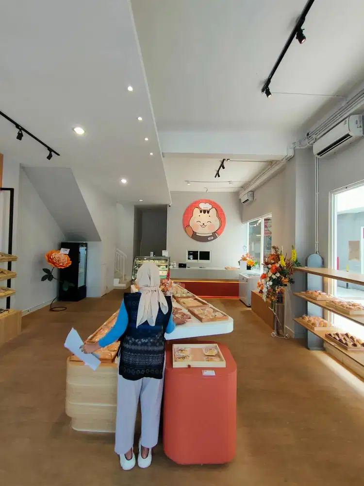 Di cari penjaga toko bakery