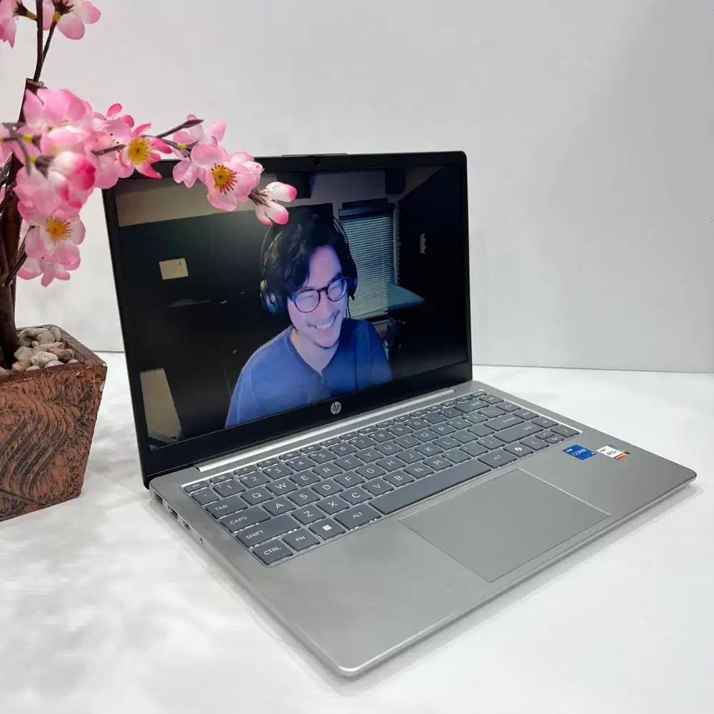 Laptop HP 14-ep0611TU Intel Core i5-1334U 16GB 512GB SSD