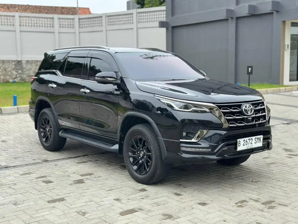 Toyota Fortuner 2.8 GR Sport Matic 2022 Diesel AT Solar TSS