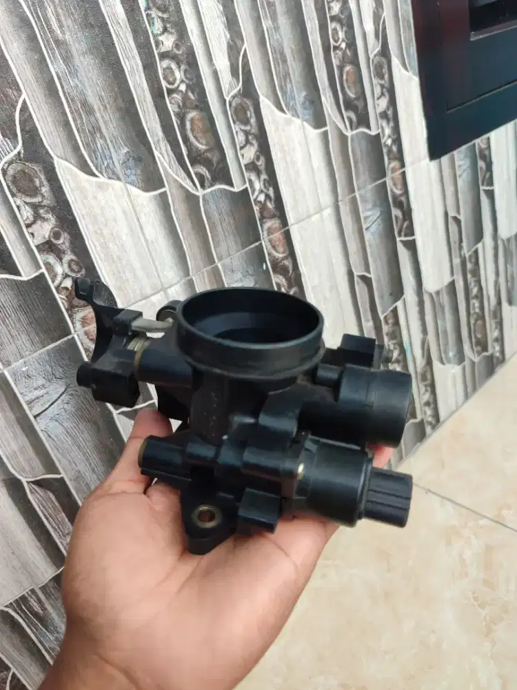 Jual throttle body ayla 1000cc