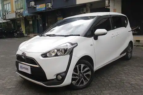 DP MURAH - Toyota Sienta 1.5 V Bensin-AT 2017