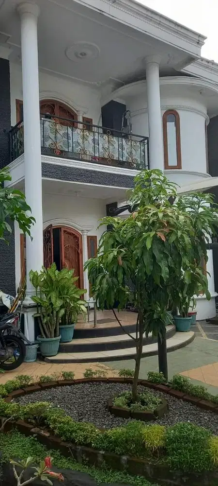 JUAL RUMAH STRATEGIS ESTETIK DEKAT TOL BESAR NYAMAN