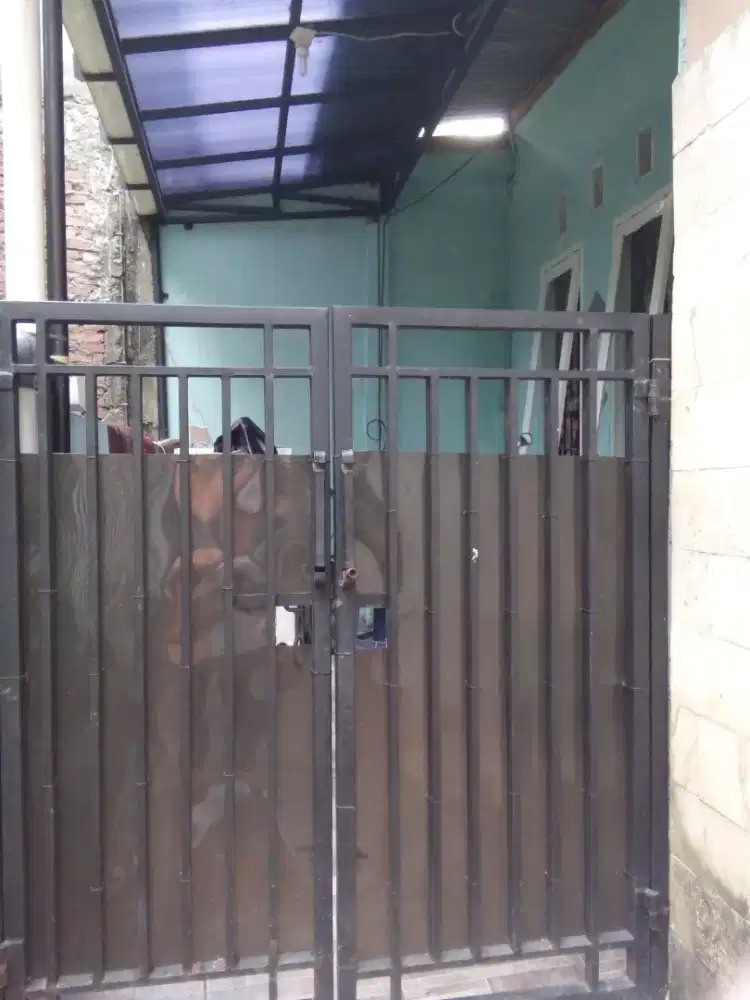 Dikontrakan satu rumah