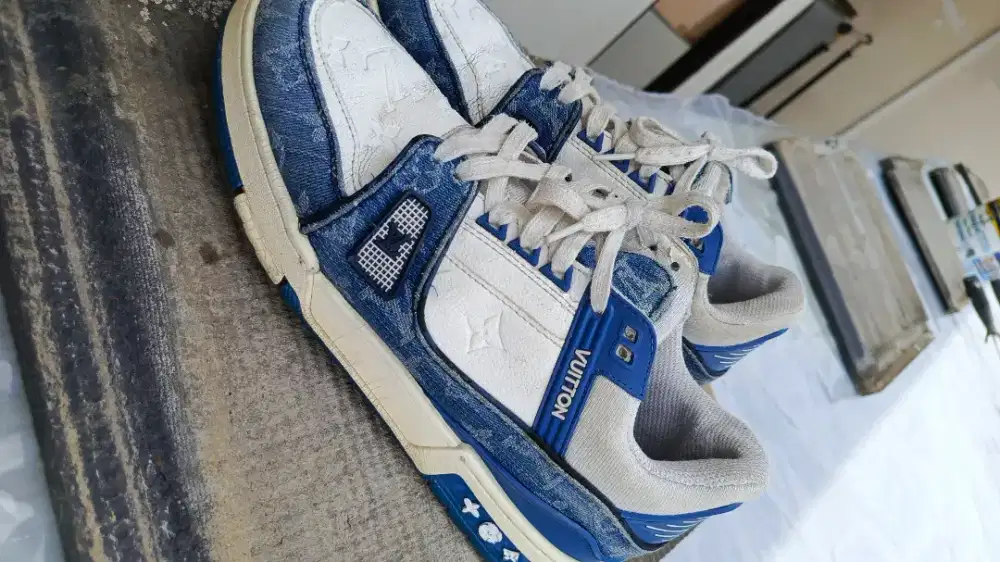 [LELANG] ORIGINAL Louis Vuitton Denim Monogram Trainer Sneakers