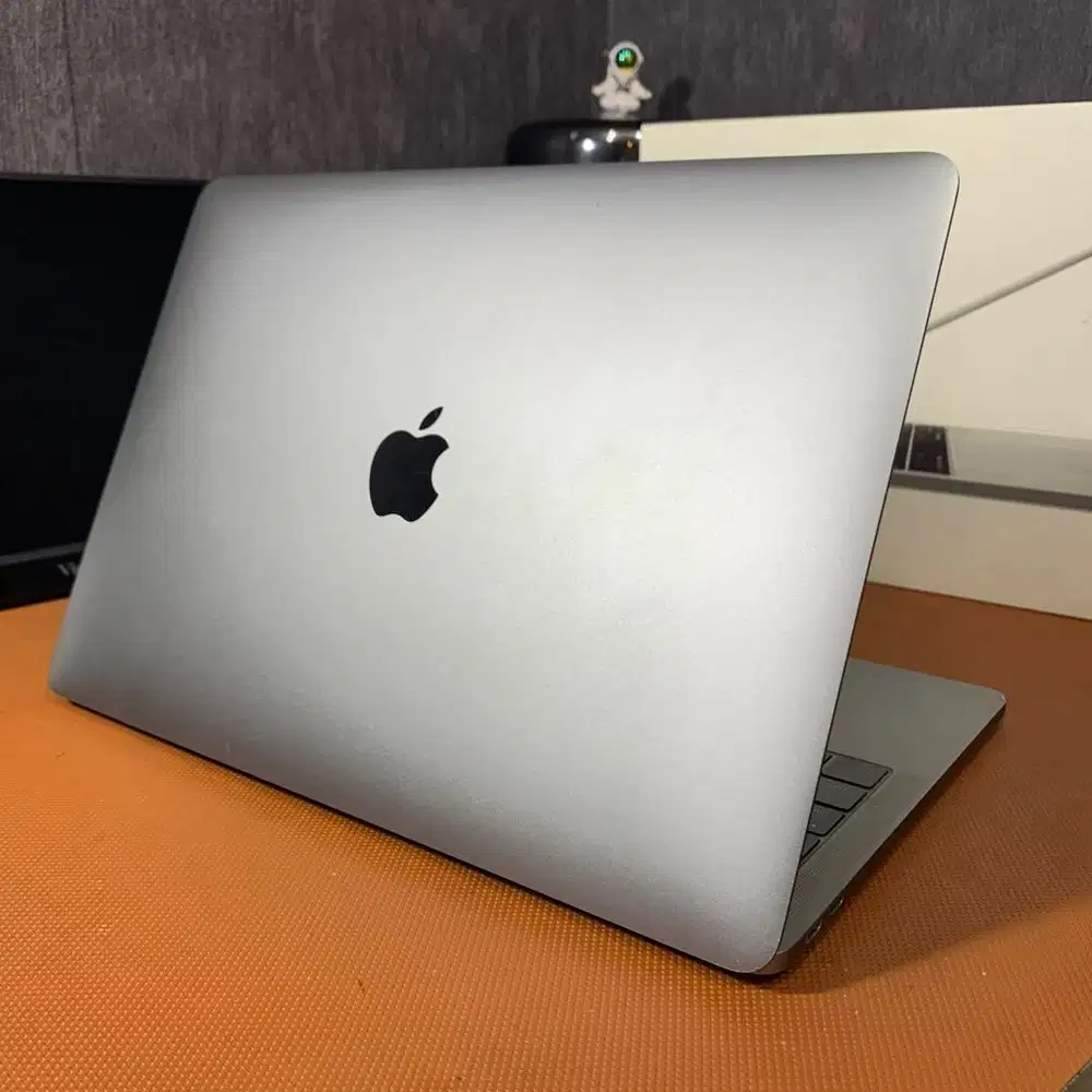 Macbook Pro Retina 13inch 2017 8/128gb lengkap ex resmi
