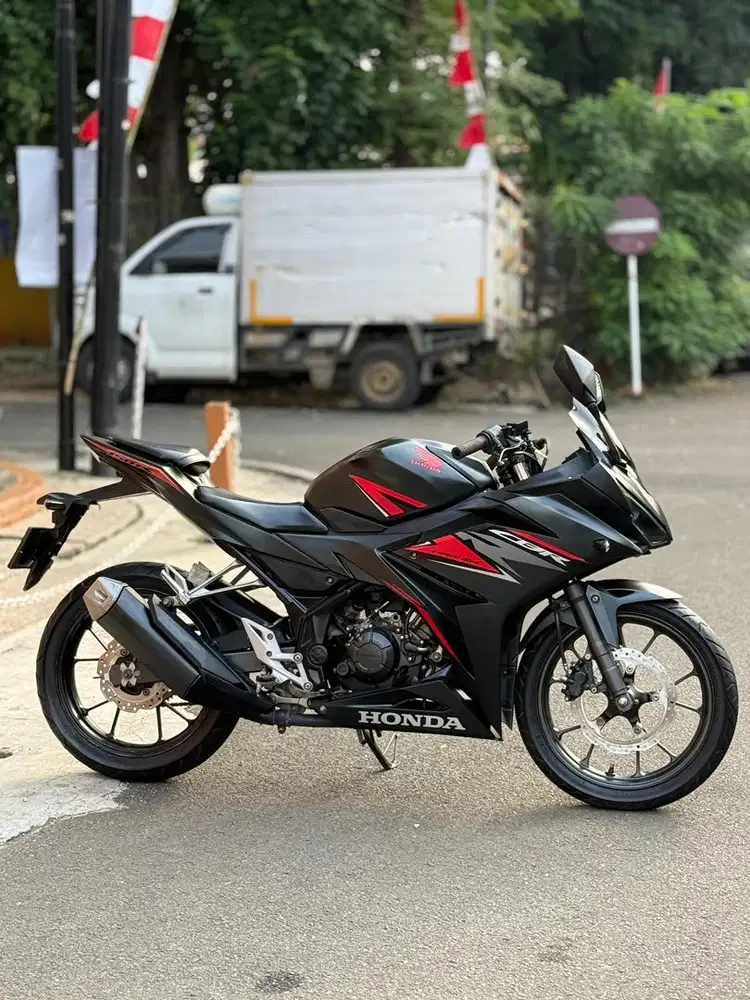 (KREDIT DP 500RB) HONDA CBR 150, TAHUN 2020, KM LOW 16RBAN MULUSS