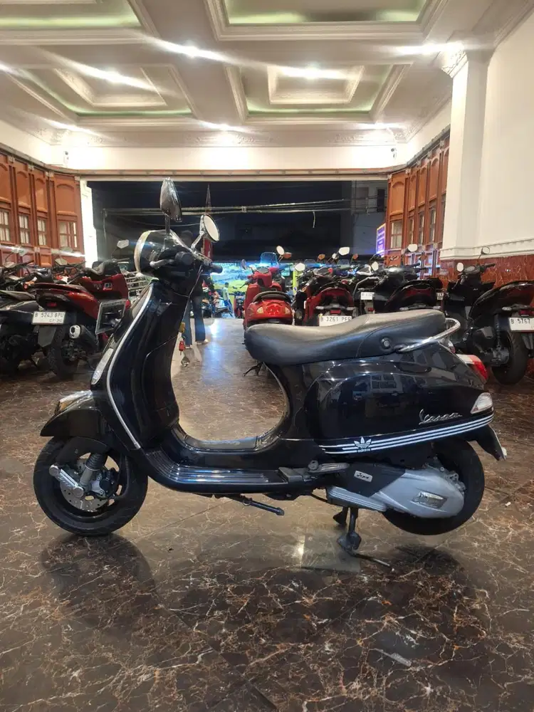 Hub ima DP Ringan , Vespa LX 125 2018 old . For sale cash & credit