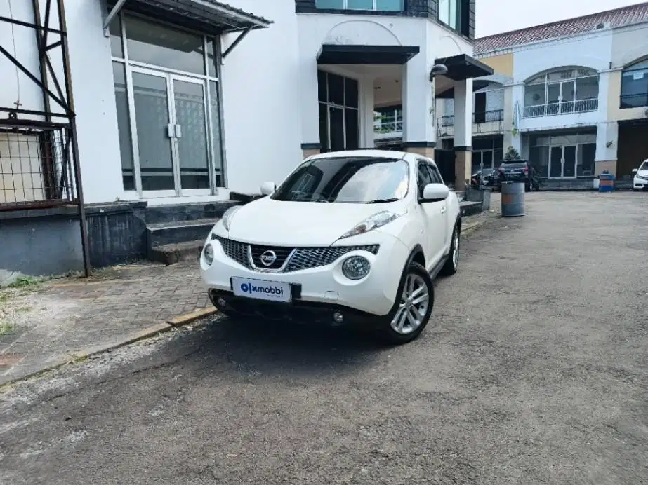 Pajak Panjang - NISSAN JUKE 1.5 RX RED INTERIOR BENSIN A/T 2013 PUTIH