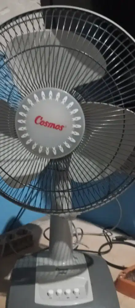 Kipas angin duduk 14 in cosmos