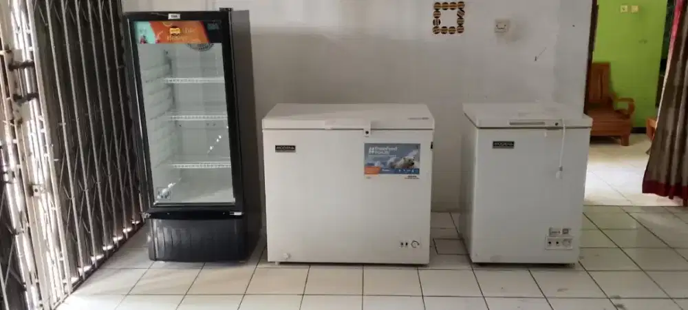 Dijual Freezer Modena 200 L dan Showcase RSA Rak 3